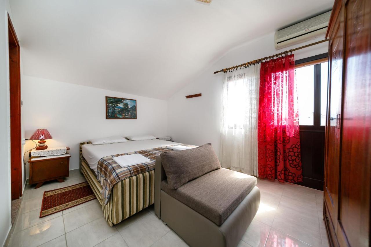 Marie I Nikola Apartment Krk Town Luaran gambar