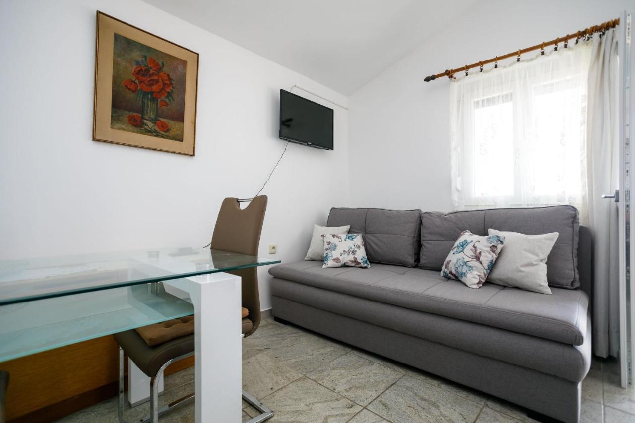Marie I Nikola Apartment Krk Town Luaran gambar