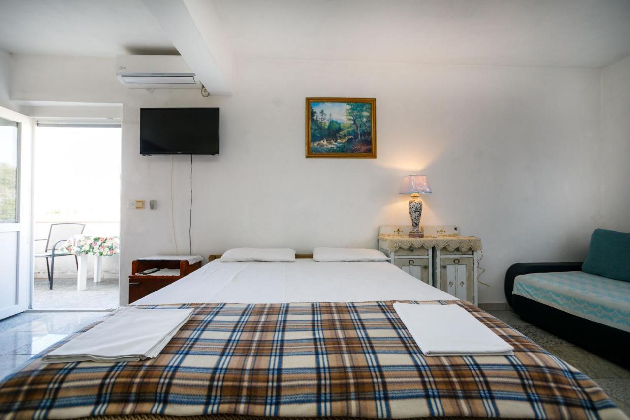 Marie I Nikola Apartment Krk Town Luaran gambar