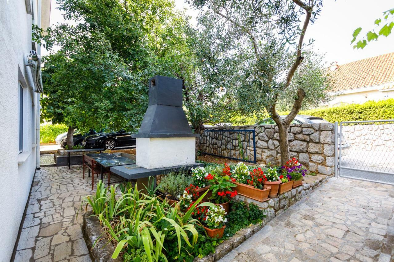 Marie I Nikola Apartment Krk Town Luaran gambar