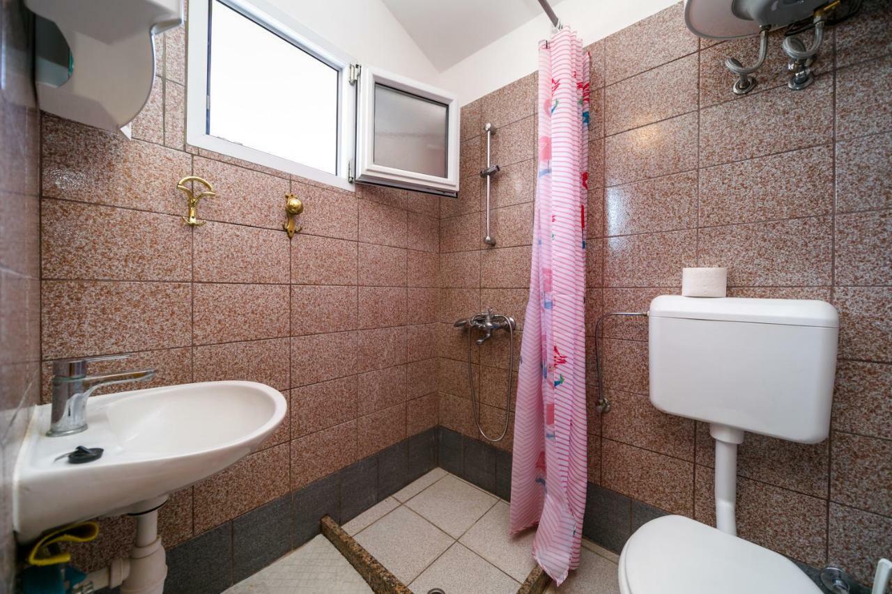 Marie I Nikola Apartment Krk Town Luaran gambar