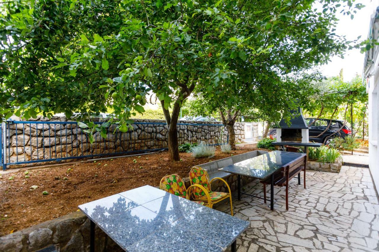 Marie I Nikola Apartment Krk Town Luaran gambar