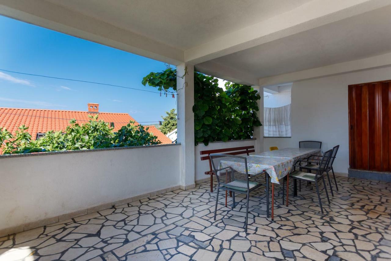 Marie I Nikola Apartment Krk Town Luaran gambar
